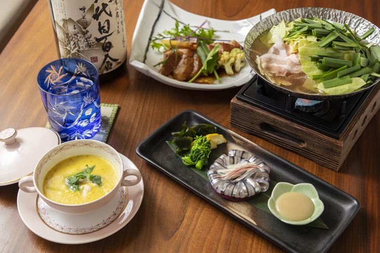 鹿児島名物の黒豚や地野菜、鮮魚など素材を活かした料理は店主・越智さんのオリジナル。